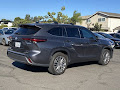 2022 Toyota Highlander Hybrid Platinum