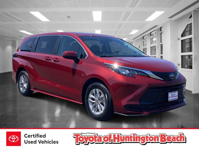 2024 Toyota Sienna LE