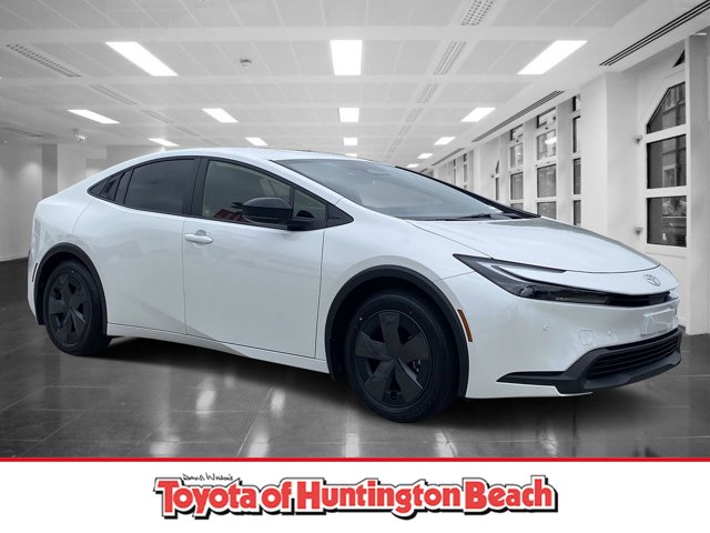 2025 Toyota Prius LE