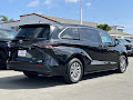 2023 Toyota Sienna LE