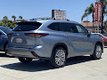 2024 Toyota Highlander Platinum