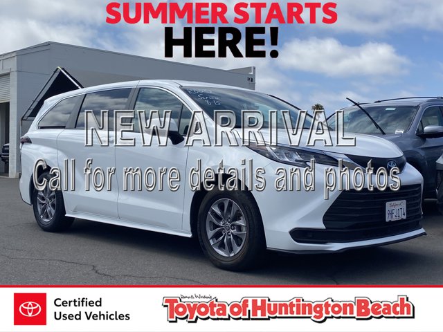 2023 Toyota Sienna LE
