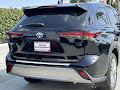 2025 Toyota Highlander Platinum