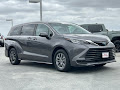 2022 Toyota Sienna LE