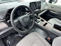 2022 Toyota Sienna LE