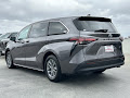 2022 Toyota Sienna LE