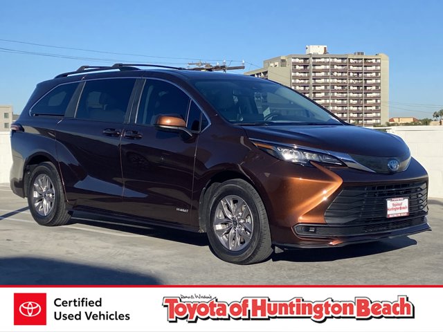 2021 Toyota Sienna LE