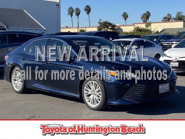 2020 Toyota Camry Hybrid XLE