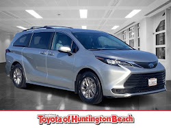 2025 Toyota Sienna LE