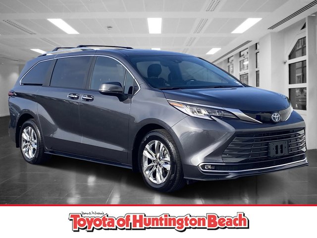 2025 Toyota Sienna Limited