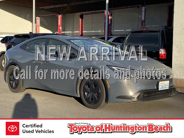 2025 Toyota Prius LE