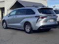 2025 Toyota Sienna LE