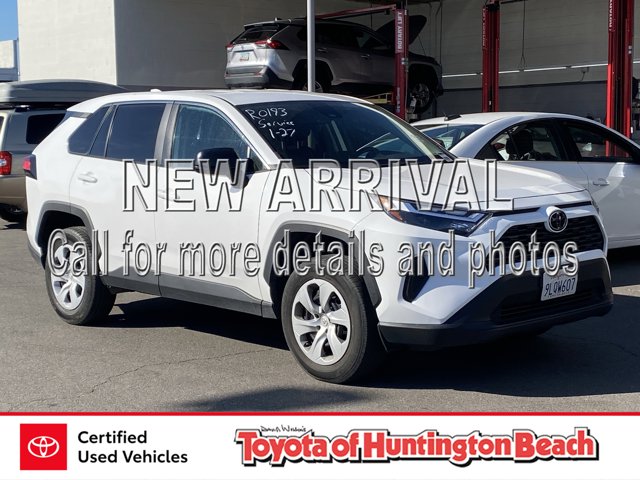 2024 Toyota RAV4 LE