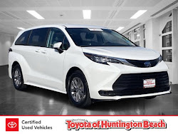 2024 Toyota Sienna LE