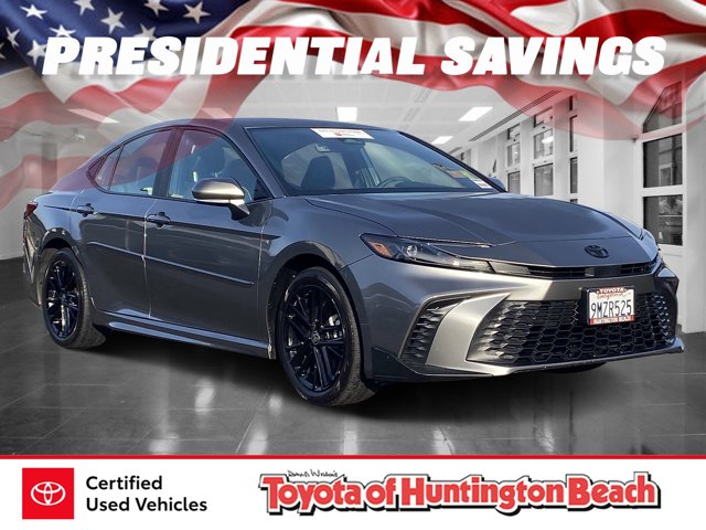 2025 Toyota Camry SE