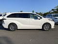 2025 Toyota Sienna LE