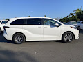 2025 Toyota Sienna LE