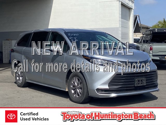 2025 Toyota Sienna LE