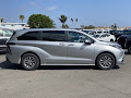 2025 Toyota Sienna LE