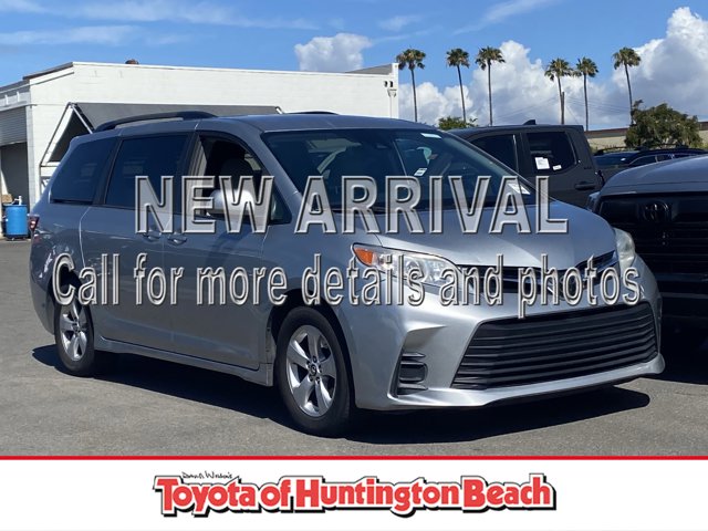 2019 Toyota Sienna LE