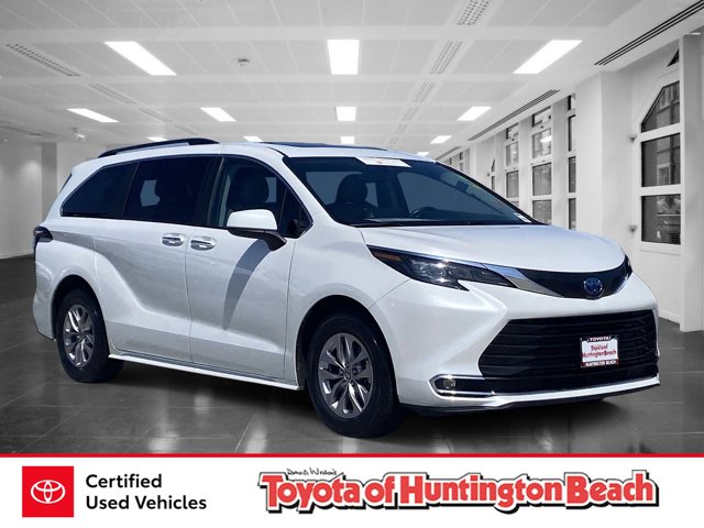 2024 Toyota Sienna XLE
