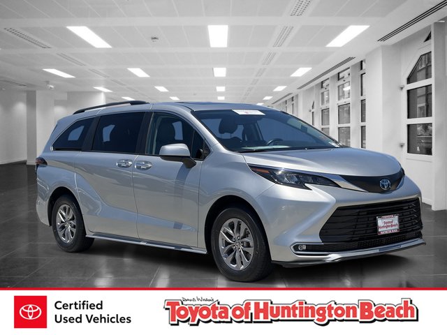 2024 Toyota Sienna XLE