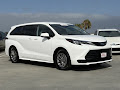 2025 Toyota Sienna LE