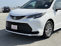 2025 Toyota Sienna LE