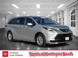 2025 Toyota Sienna LE