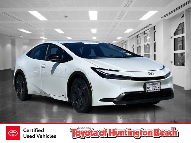 2025 Toyota Prius LE