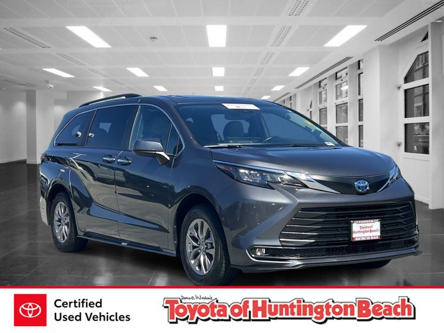 2025 Toyota Sienna XLE