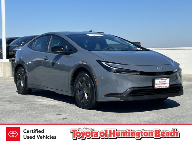 2025 Toyota Prius LE