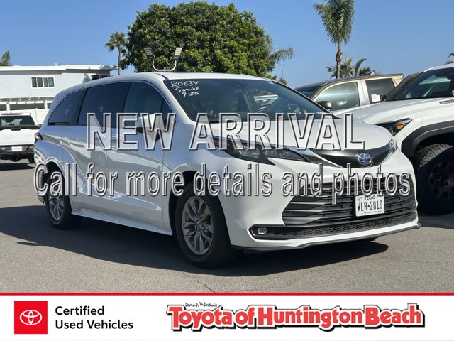 2025 Toyota Sienna XLE