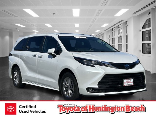 2025 Toyota Sienna XLE