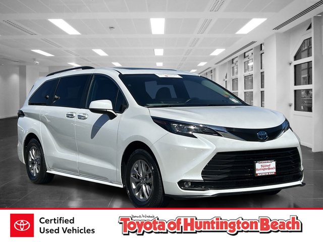 2025 Toyota Sienna XLE