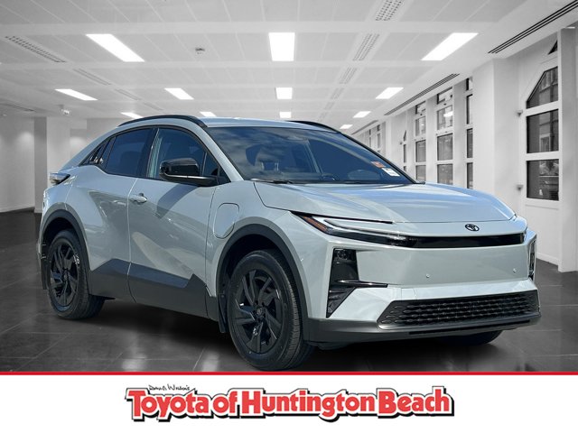 2027 Toyota C-HR SE